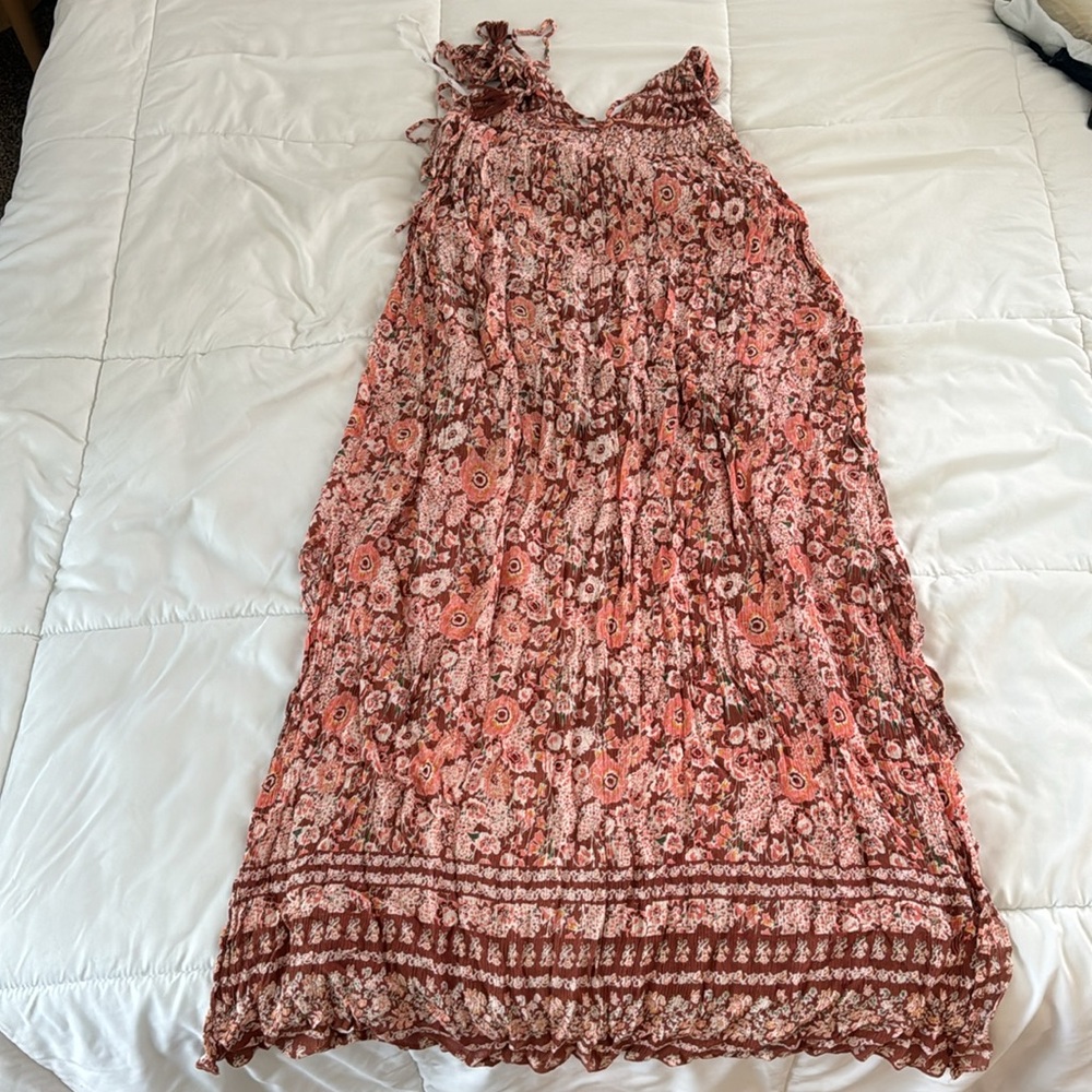 Deep Cut Maxi Dress - Picture 5 of 6